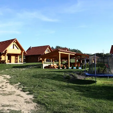 Çiftlik konaklama Na Samote Ve Srubu