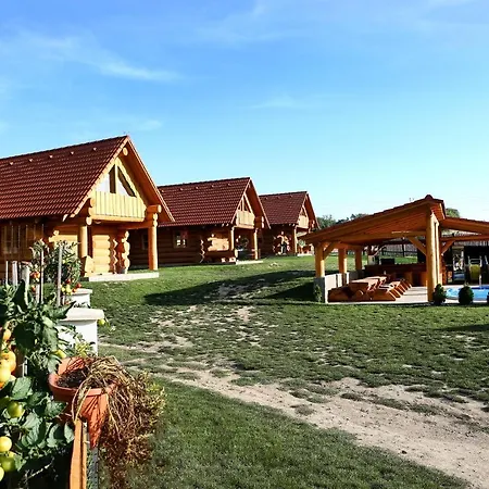 Çiftlik konaklama Na Samote Ve Srubu *